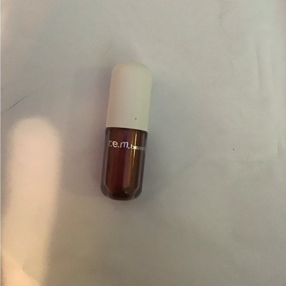 REM BEAUTY Liquid Eyeshadow - Rich Brown Shade Nerd